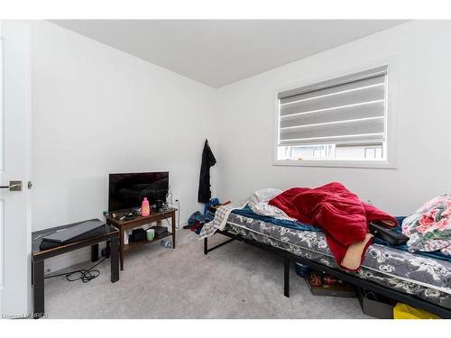 30-520 Grey Street Street, Brantford, ON - Indoor Photo Showing Bedroom