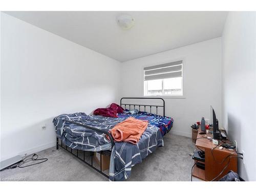 30-520 Grey Street Street, Brantford, ON - Indoor Photo Showing Bedroom