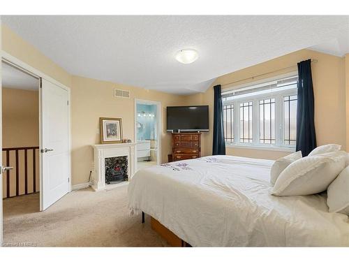 95 Yates Avenue, Cambridge, ON - Indoor Photo Showing Bedroom