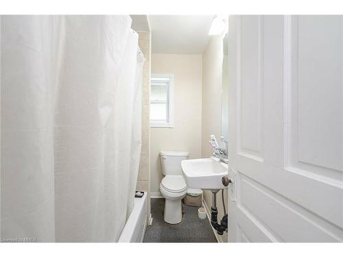 117 William Street, Brantford, ON - Indoor Photo Showing Bathroom
