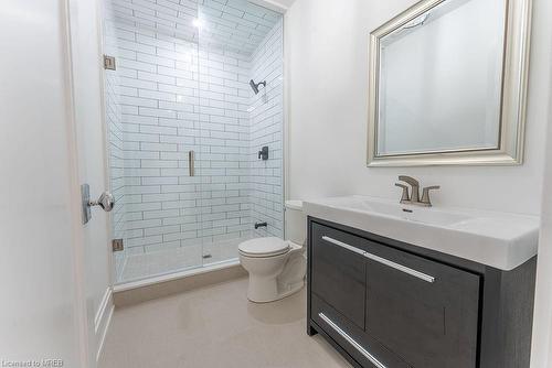158 Angelene Street, Mississauga, ON - Indoor Photo Showing Bathroom