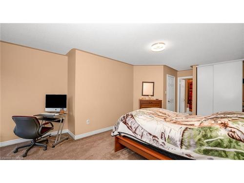 1530 Portsmouth Place, Mississauga, ON - Indoor Photo Showing Bedroom