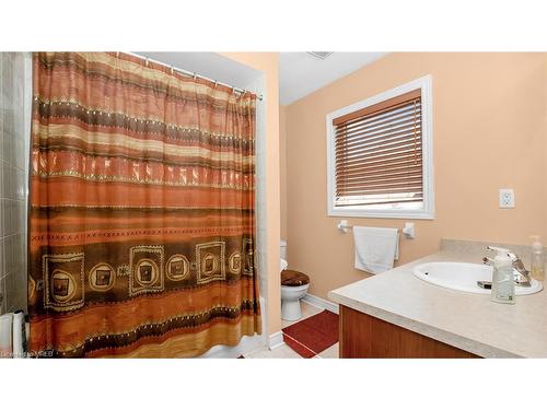 1530 Portsmouth Place, Mississauga, ON - Indoor Photo Showing Bathroom