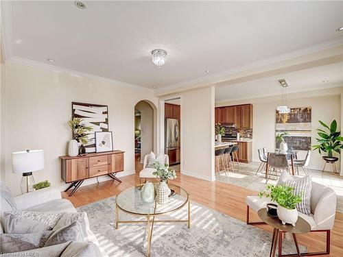 106 Naperton Drive, Brampton, ON - Indoor Photo Showing Living Room