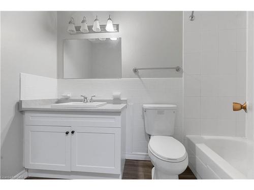 23 Wellesley Crescent, London, ON - Indoor Photo Showing Bathroom