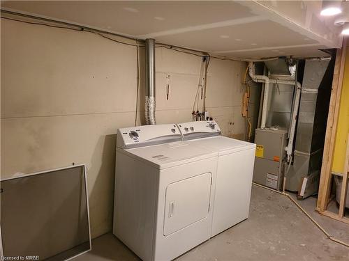 75 Pepperwood Crescent, Kitchener, ON - Indoor Photo Showing Laundry Room