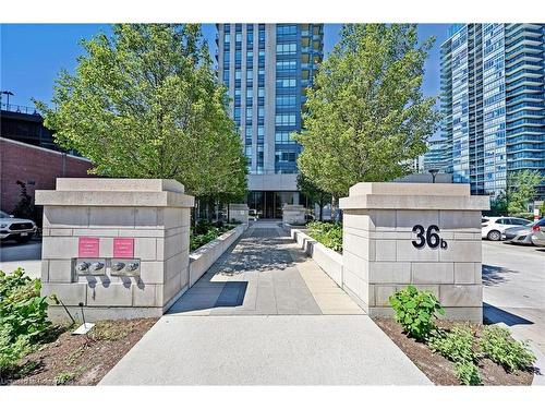 2209-36 Park Lawn Road, Toronto, ON - Outdoor