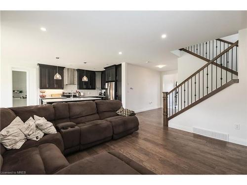 1552 Bowler Drive, Windsor, ON - Indoor Photo Showing Living Room
