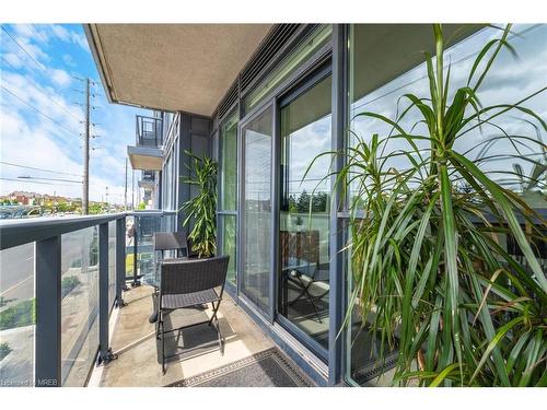 318-4700 Highway 7, Vaughan, ON - Outdoor With Balcony With Exterior