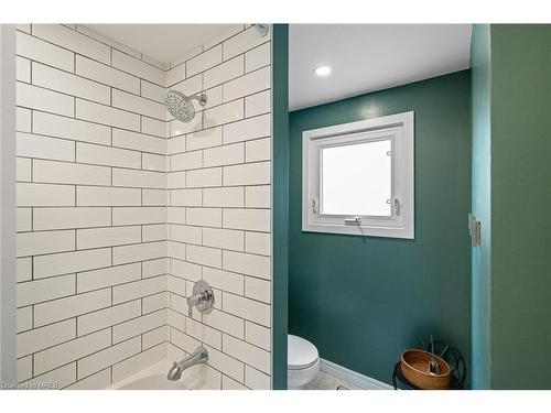 50 Bayview Drive, Grimsby, ON - Indoor Photo Showing Bathroom