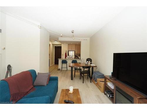 1507-85 Bloor Street E, Toronto, ON - Indoor Photo Showing Living Room