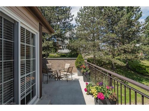 6-460 Beechwood Place, Waterloo, ON - Outdoor