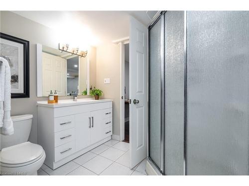 6-460 Beechwood Place, Waterloo, ON - Indoor Photo Showing Bathroom