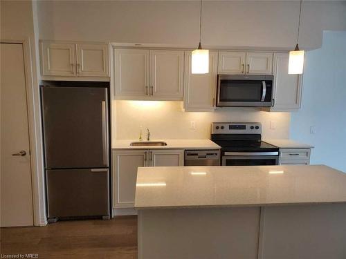 416-7711 Green Vista Gate, Niagara Falls, ON - Indoor Photo Showing Kitchen With Upgraded Kitchen