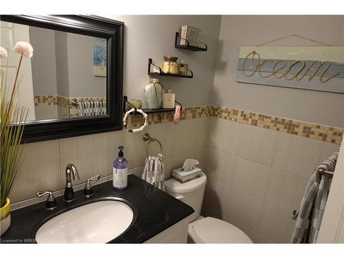 327 Highridge Avenue, Hamilton, ON - Indoor Photo Showing Bathroom