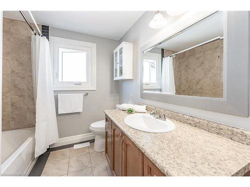 327 Highridge Avenue, Hamilton, ON - Indoor Photo Showing Bathroom