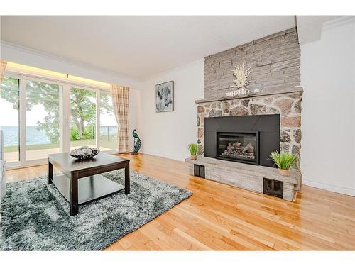 2 Campview Road, Stoney Creek, ON - Indoor Photo Showing Living Room With Fireplace