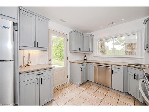 2 Campview Road, Stoney Creek, ON - Indoor Photo Showing Kitchen