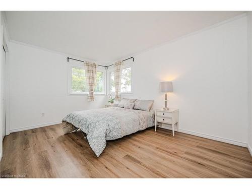 2 Campview Road, Stoney Creek, ON - Indoor Photo Showing Bedroom