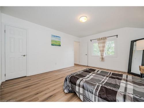 2 Campview Road, Stoney Creek, ON - Indoor Photo Showing Bedroom