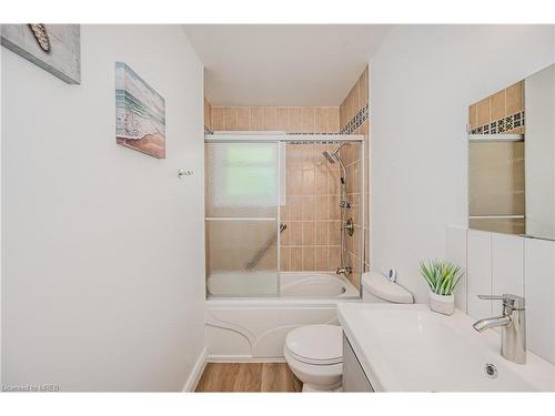 2 Campview Road, Stoney Creek, ON - Indoor Photo Showing Bathroom