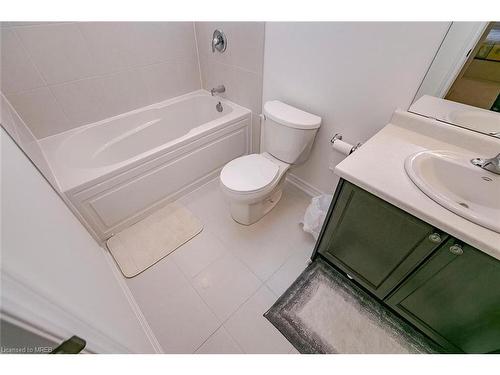 15 Hitchman Street, Paris, ON - Indoor Photo Showing Bathroom