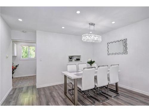 40 Dunedin Court, Cambridge, ON - Indoor Photo Showing Dining Room