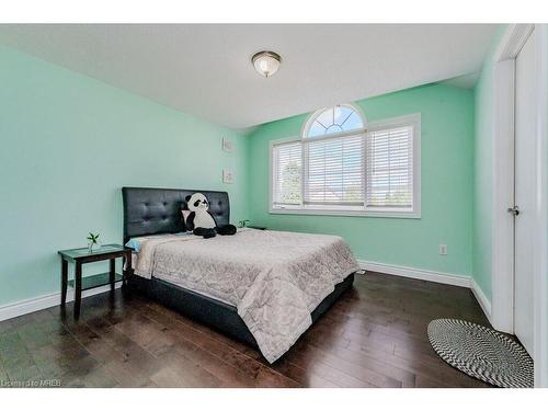 100 Acorn Way, Cambridge, ON - Indoor Photo Showing Bedroom