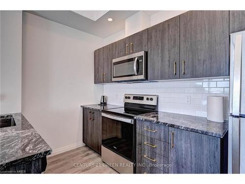 2712-108 Garment Street, Kitchener, ON - Indoor Photo Showing Kitchen