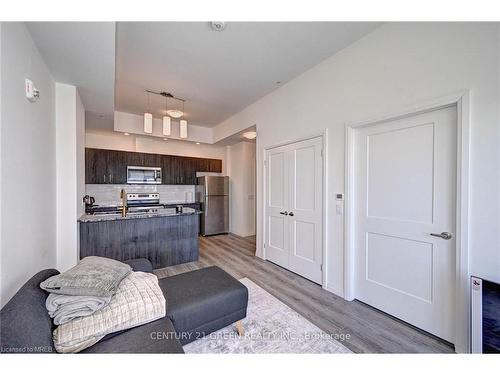 2712-108 Garment Street, Kitchener, ON - Indoor Photo Showing Kitchen