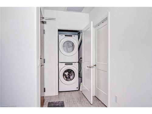 2712-108 Garment Street, Kitchener, ON - Indoor Photo Showing Laundry Room