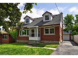 442 Highland Road E Kitchener, ON N2M 3W7