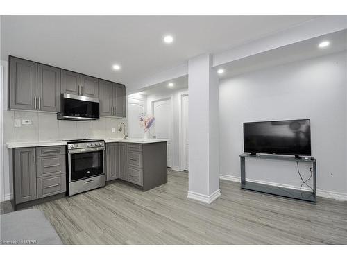 442 Highland Road E, Kitchener, ON - Indoor Photo Showing Kitchen