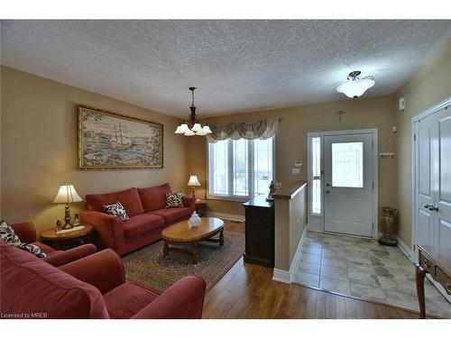 37 Tona Trail, Wasaga Beach, ON - Indoor Photo Showing Living Room