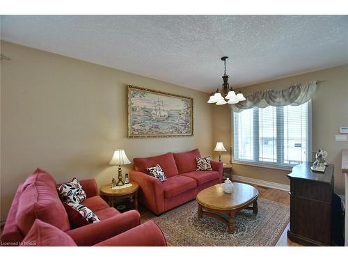 37 Tona Trail, Wasaga Beach, ON - Indoor Photo Showing Living Room