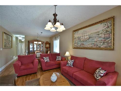 37 Tona Trail, Wasaga Beach, ON - Indoor Photo Showing Living Room