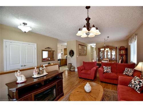 37 Tona Trail, Wasaga Beach, ON - Indoor Photo Showing Living Room