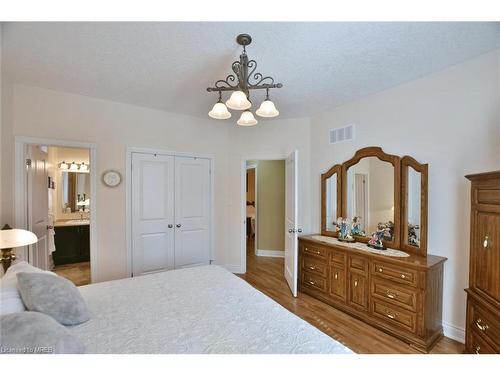 37 Tona Trail, Wasaga Beach, ON - Indoor Photo Showing Bedroom