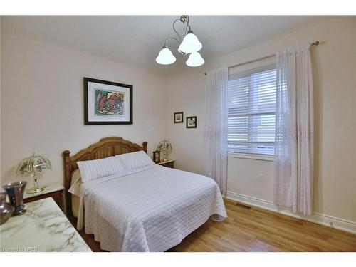 37 Tona Trail, Wasaga Beach, ON - Indoor Photo Showing Bedroom