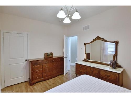 37 Tona Trail, Wasaga Beach, ON - Indoor Photo Showing Bedroom