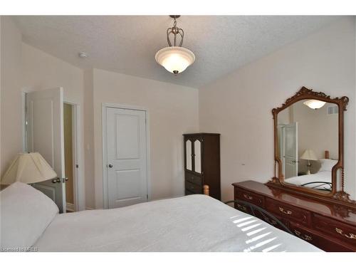 37 Tona Trail, Wasaga Beach, ON - Indoor Photo Showing Bedroom