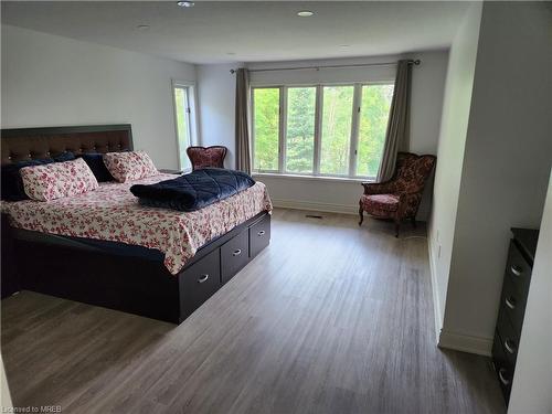 428 Beaumont Drive, Bracebridge, ON - Indoor Photo Showing Bedroom