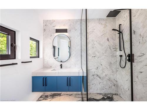 2163 Primate Road, Mississauga, ON - Indoor Photo Showing Bathroom