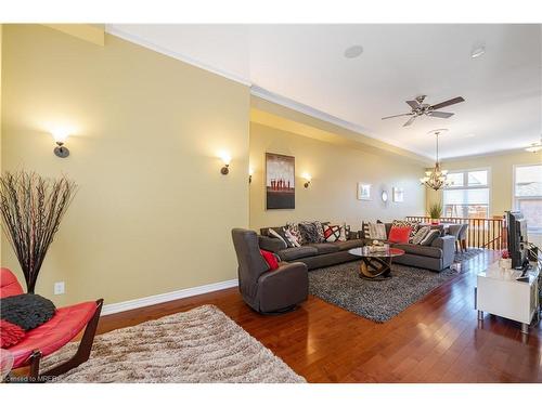 5229 Preservation Circle, Mississauga, ON - Indoor Photo Showing Living Room