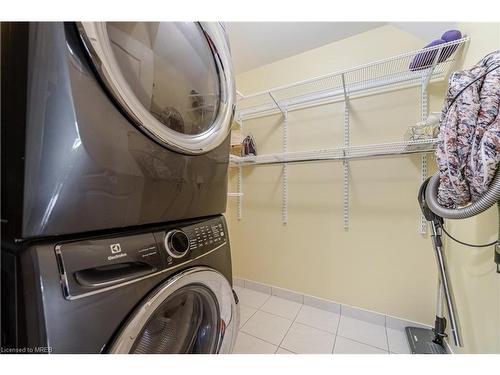 5229 Preservation Circle, Mississauga, ON - Indoor Photo Showing Laundry Room