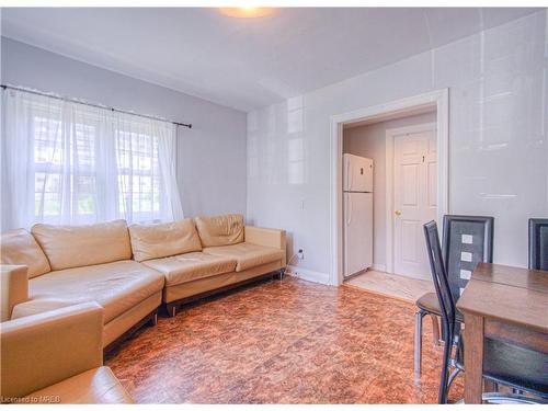 11 Mcdougall Road N, Waterloo, ON - Indoor Photo Showing Living Room