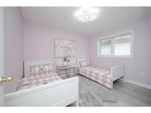 36 Tidemore Heights, Hamilton, ON - Indoor Photo Showing Bedroom