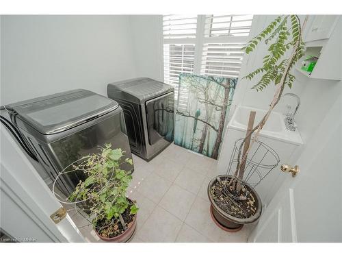 36 Tidemore Heights, Hamilton, ON - Indoor Photo Showing Laundry Room