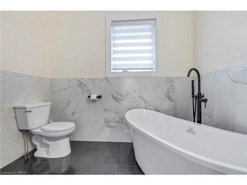 107 Kennedy Avenue, Hamilton, ON - Indoor Photo Showing Bathroom