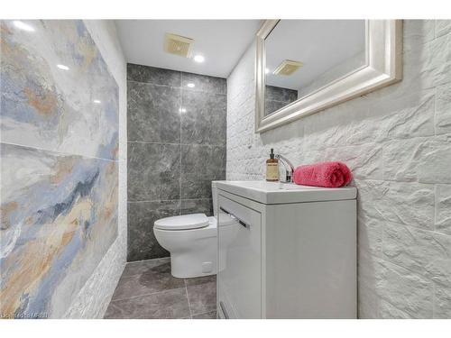 107 Kennedy Avenue, Hamilton, ON - Indoor Photo Showing Bathroom